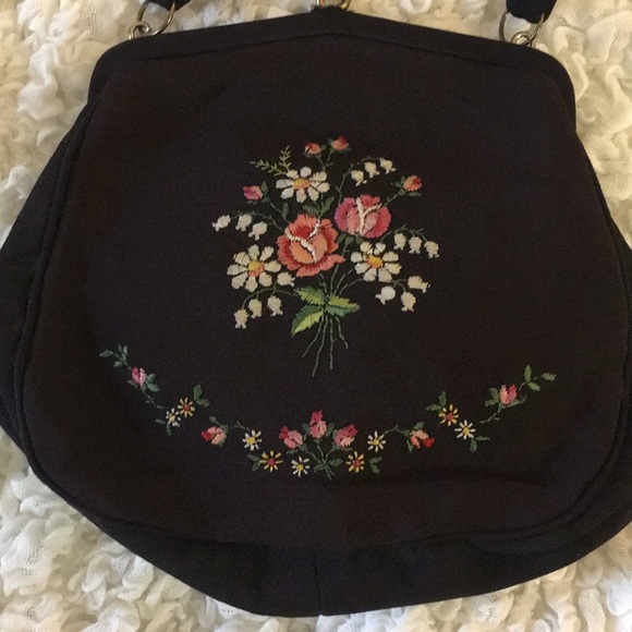 Vintage Embroidered Evening Bag - Picture 5 of 6